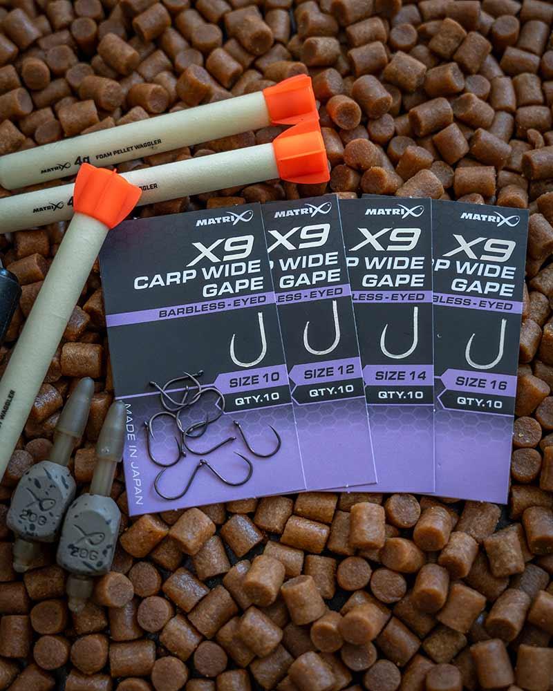 Matrix X9 Carp Wide Gape Hook - Eyed Barbless
