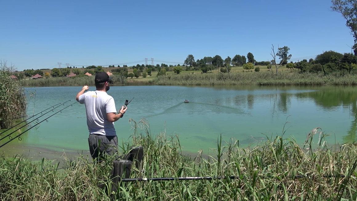 Rippton CatchX Black Samurai Bait Boat