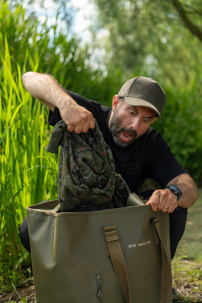 One More Cast Heist The S**T Bag