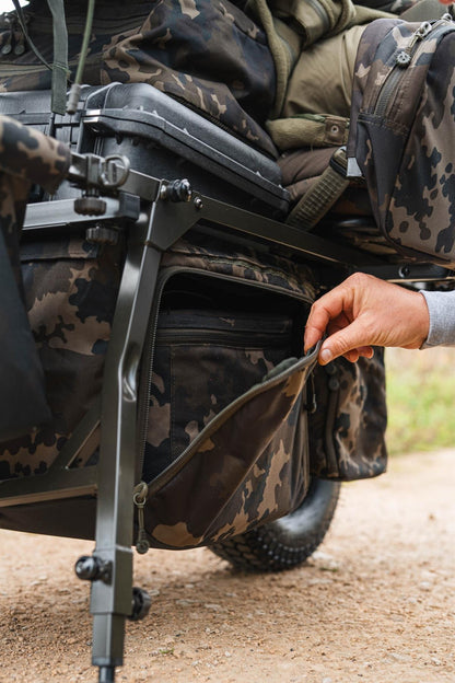 Carp Porter Roamer Dark Kamo