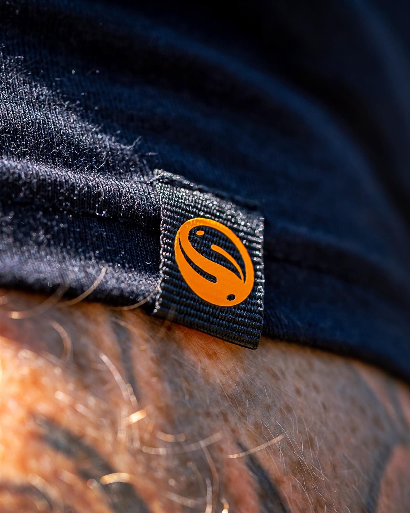 Guru Magnify Tee Black