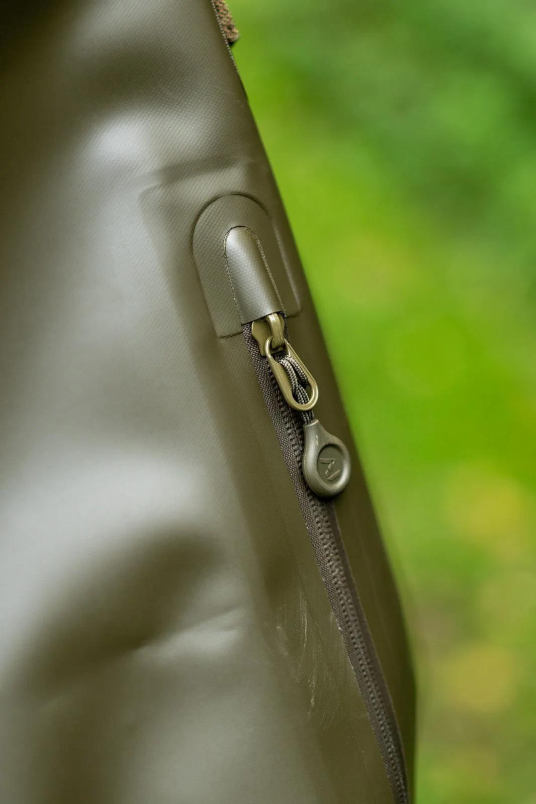 One More Cast Heist The S**T Bag