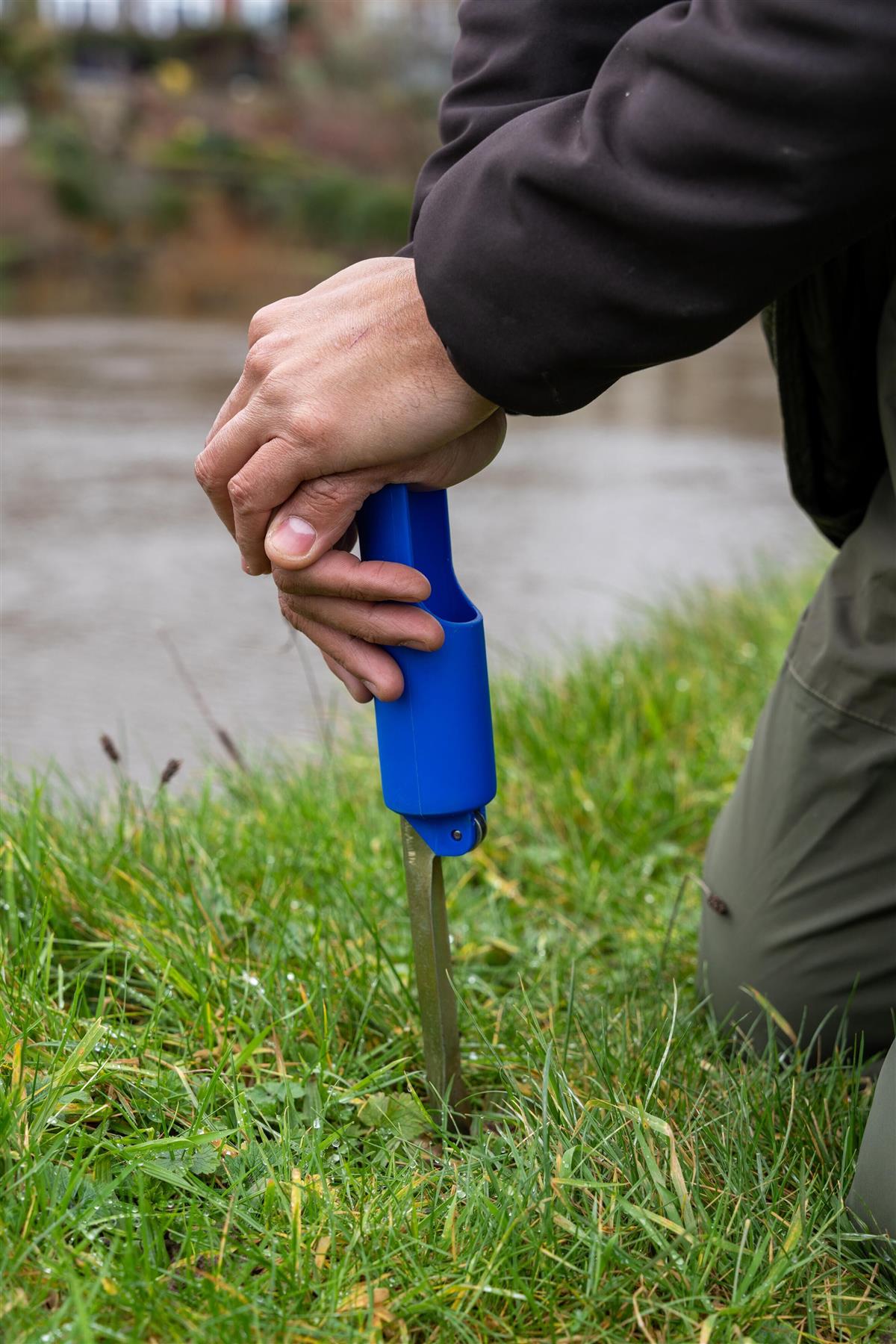 Zebco Folding Rod Holder 40mm Blue