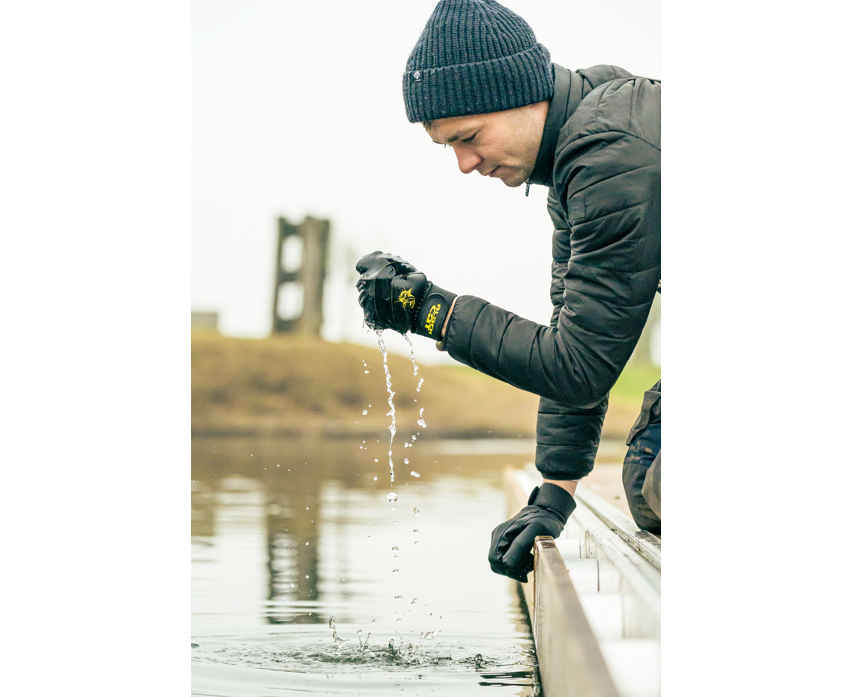 Black Cat  Waterproof Glove black