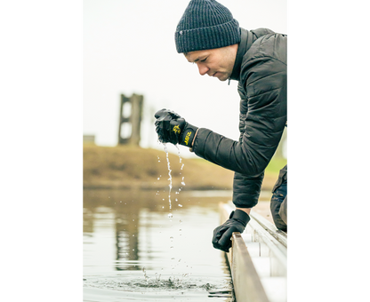 Black Cat  Waterproof Glove black