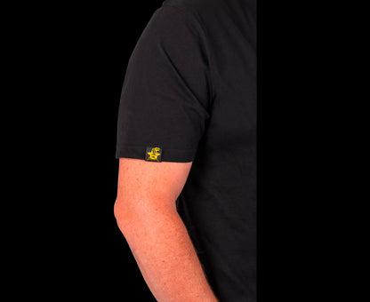 Black Cat Chase Dreams Black Tee