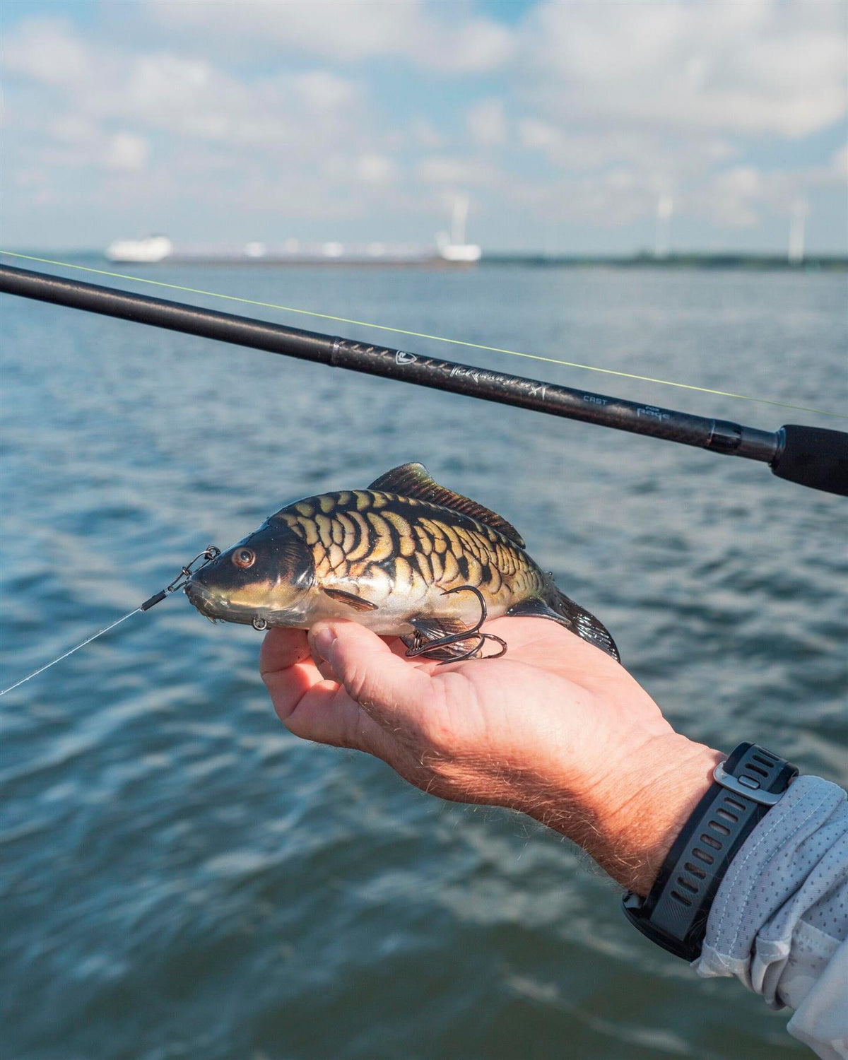 Fox Rage Ultra-Realistic Replicant Mirror Carp